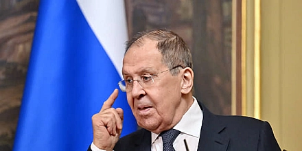 Лавров и Сийярто договорились о плотном взаимодействии при подготовке саммита России и США