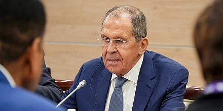Лавров заявил о попытках НАТО повлиять на позицию США по мирному урегулированию конфликта на Украине