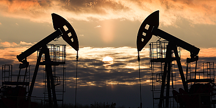 Нефть дешевеет в ожидании отчетов ОПЕК и Международного энергетического агентства
