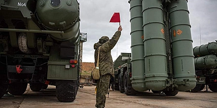 Первый полк с ЗРС С-500 заступил на боевое дежурство в России
