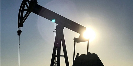 Нефть Brent и WTI слегка подешевела на фоне рождественского затишья на рынках