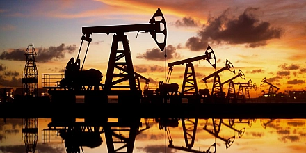 Цены на нефть отыгрывают падение после резкого снижения в конце прошлой недели