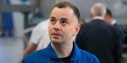 Корабль Crew Dragon с экипажем Crew-11 досрочно вернулся на Землю и приводнился у берегов Калифорнии