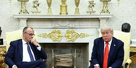 Берлин запросил встречу Мерца с Трампом на форуме в Давосе