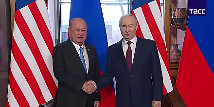 Путин встретился с верховным правителем Малайзии султаном Ибрагимом в Эрмитаже