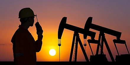 Котировки нефти ускорили рост и временно превысили $70 на фоне геополитических рисков