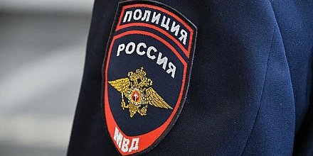 В московском метро пассажир избил оппонента и разбил стекло вагона