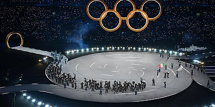Шесть российских спортсменов выйдут на старт во вторник на Олимпиаде-2026 в Италии