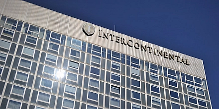 Российская и украинская делегации прибыли в отель InterContinental в Женеве для переговоров