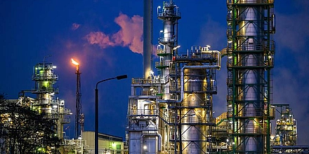 Еврокомиссия подтвердила остановку поставок дизеля на Украину из Венгрии и Словакии