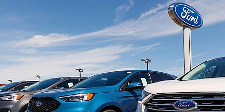 Ford отзывает более 450 тыс. автомобилей в США из-за дефектов подвески и аккумуляторов
