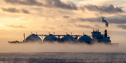 Минтранс заявил об атаке на российский газовоз «Арктик Метагаз» у берегов Мальты