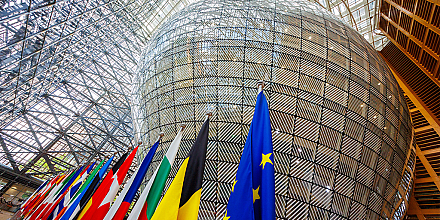 Еврокомиссия признала, что соглашение о кредите Украине на €90 млрд еще не готово
