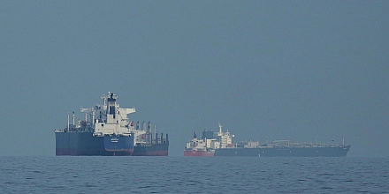 США могут снять санкции с части иранской нефти и увеличить предложение на рынке
