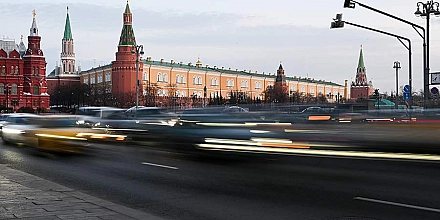 Экс-советник НАТО заявил о провале давления Запада на Россию и Иран