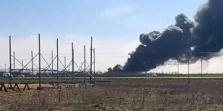 В Ростовской области локализовали крупный пожар на 3 тыс. квадратных метров