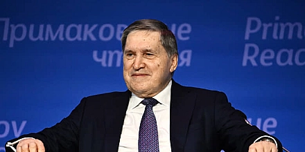 Ушаков заявил о паузе в трёхсторонних переговорах по Украине при сохранении контактов с США