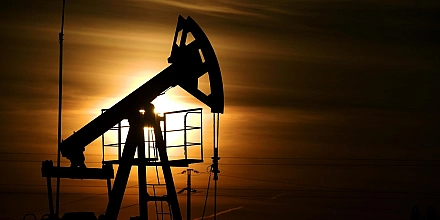 Нефть дешевеет на фоне ожиданий деэскалации на Ближнем Востоке