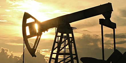 Нефть подорожала более чем на 5% на фоне новой эскалации вокруг Ормузского пролива