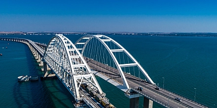 Минтранс уточнил правила проезда по Крымскому мосту в 2026 году