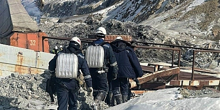 В Магаданской области произошло обрушение на Кадыкчанском угольном разрезе, под завалами могут быть люди