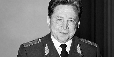 Генерал-полковника Станислава Петрова нашли мертвым в Доме на набережной