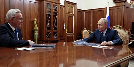 Путин и глава «КамАЗа» обсудили работу детских лагерей предприятия