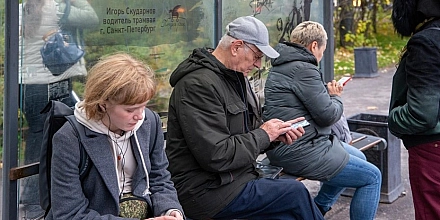 Жители Петербурга пожаловались на сбои мобильного интернета на фоне атаки БПЛА