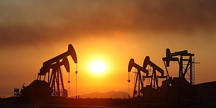 Нефть ускорила снижение на фоне ожиданий возможной сделки США и Ирана