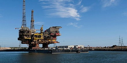 Brent остается в плюсе