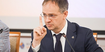 Мединский заявил, что критики учебника истории говорят не об ошибках, а об «избыточности побед»