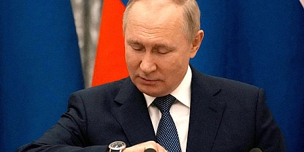 В РФ разрабатывают особенные часы для Путина