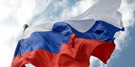Госдума одобрила постоянное размещение флага России на государственных спортобъектах