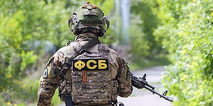 ФСБ предотвратила серию терактов: взрывные устройства отправляли военным под видом парфюмерных наборов