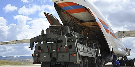 Турция якобы продала российские С-400 стране Персидского залива. Что известно и почему Кремль назвал тему «сверхчувствительной»