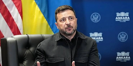 Зеленский во время выступления вновь перешел на русский язык