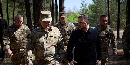 Отставка главы Минобороны Украины вызвала протесты и критику со стороны военных