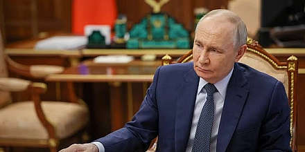 Путин потребовал своевременно передавать россиянам приобретенное жилье