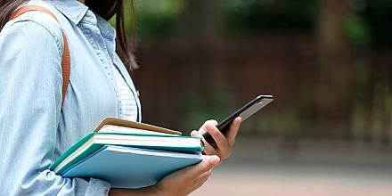 В Следственном комитете рассказали, как подростков вовлекают в преступления через интернет