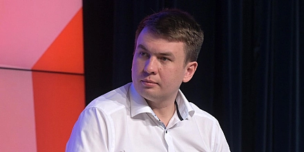 Арестованного по делу о фейках об армии блогера Илью Ремесло направили в центр имени Сербского