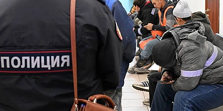 Володин сообщил о росте числа выдворенных из России мигрантов
