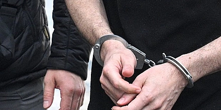 Суд Ленинградской области заключил под стражу 24-летнего местного жителя, обвиняемого в серии сексуальных преступлений против несовершеннолетних и производстве запрещенного контента