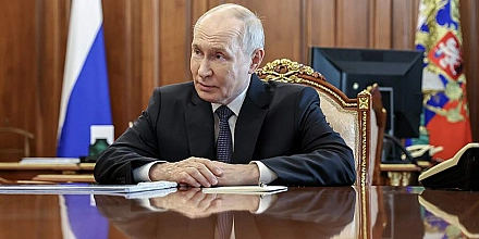Путин поручил создать кластеры по огранке алмазов в Якутии и Смоленской области