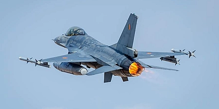 Румыния подняла истребители F-16 после появления беспилотников у границы с Украиной