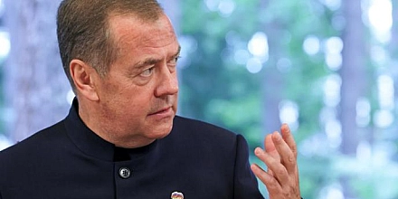 Медведев заявил что Курильские острова останутся территорией России