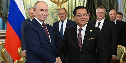Путин поблагодарил Мьянму за помощь в развитии отношений России с АСЕАН