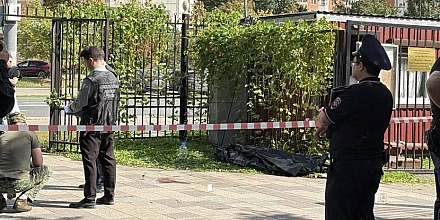 В Москве мужчина с лопатой напал на прихожан возле церкви