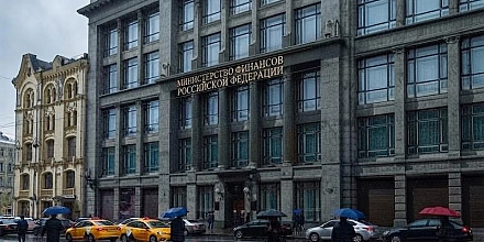 Минфин сократит закупки валюты и золота по бюджетному правилу