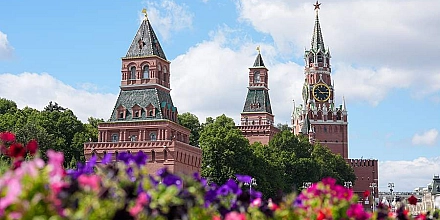 Песков не исключил возобновления трехсторонних переговоров по Украине