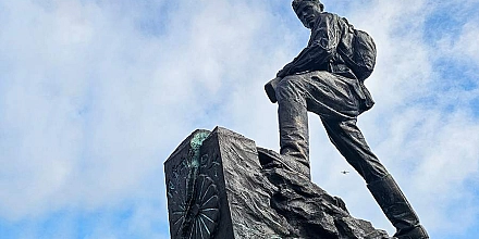Китай призвал Японию порвать с милитаризмом после требования снести мемориал в Хабаровске